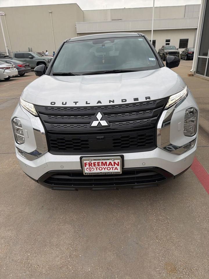 2023 Mitsubishi Outlander Hurst TX