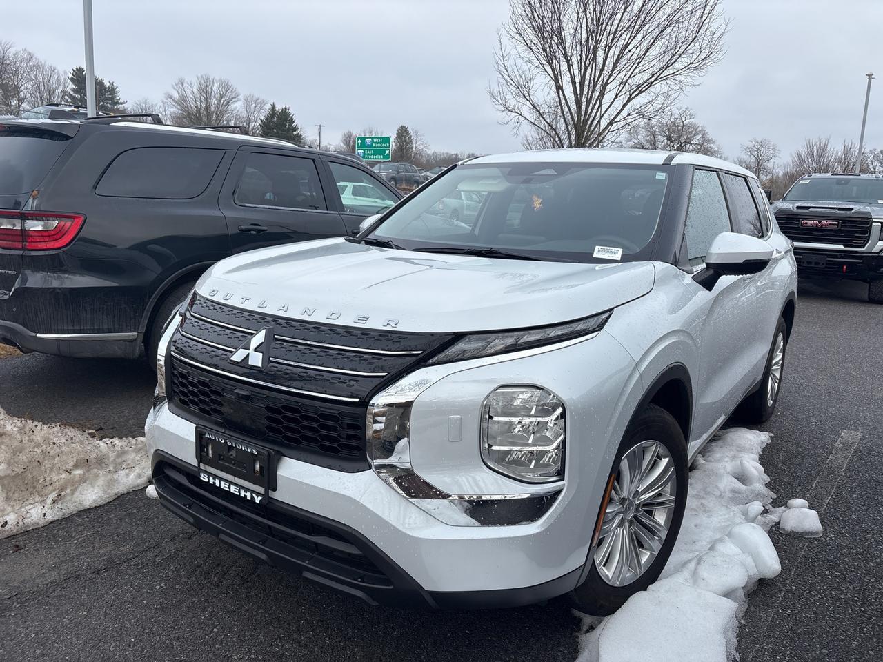 2023 Mitsubishi Outlander ES Hagerstown MD