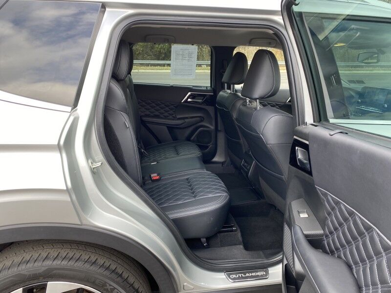 2023 Mitsubishi Outlander PHEV SEL Bristol  PA