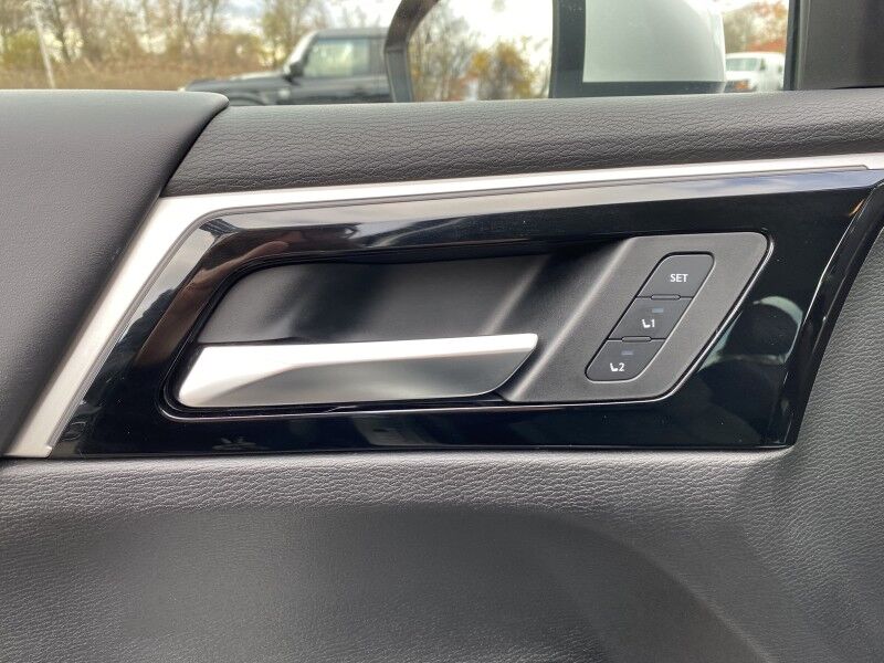 2023 Mitsubishi Outlander PHEV SEL Bristol  PA