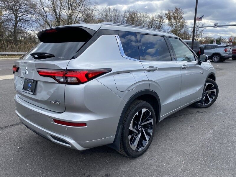 2023 Mitsubishi Outlander PHEV SEL Bristol  PA