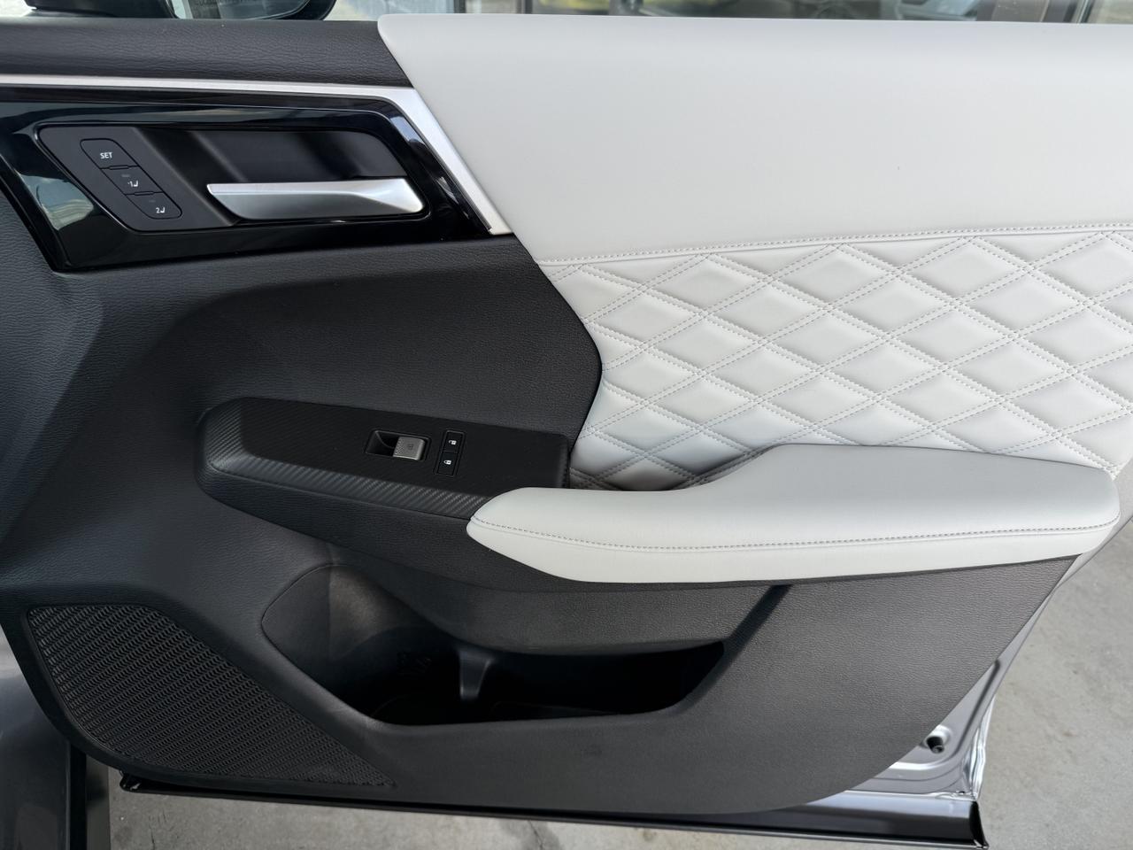 2023 Mitsubishi Outlander PHEV SEL Knoxville TN