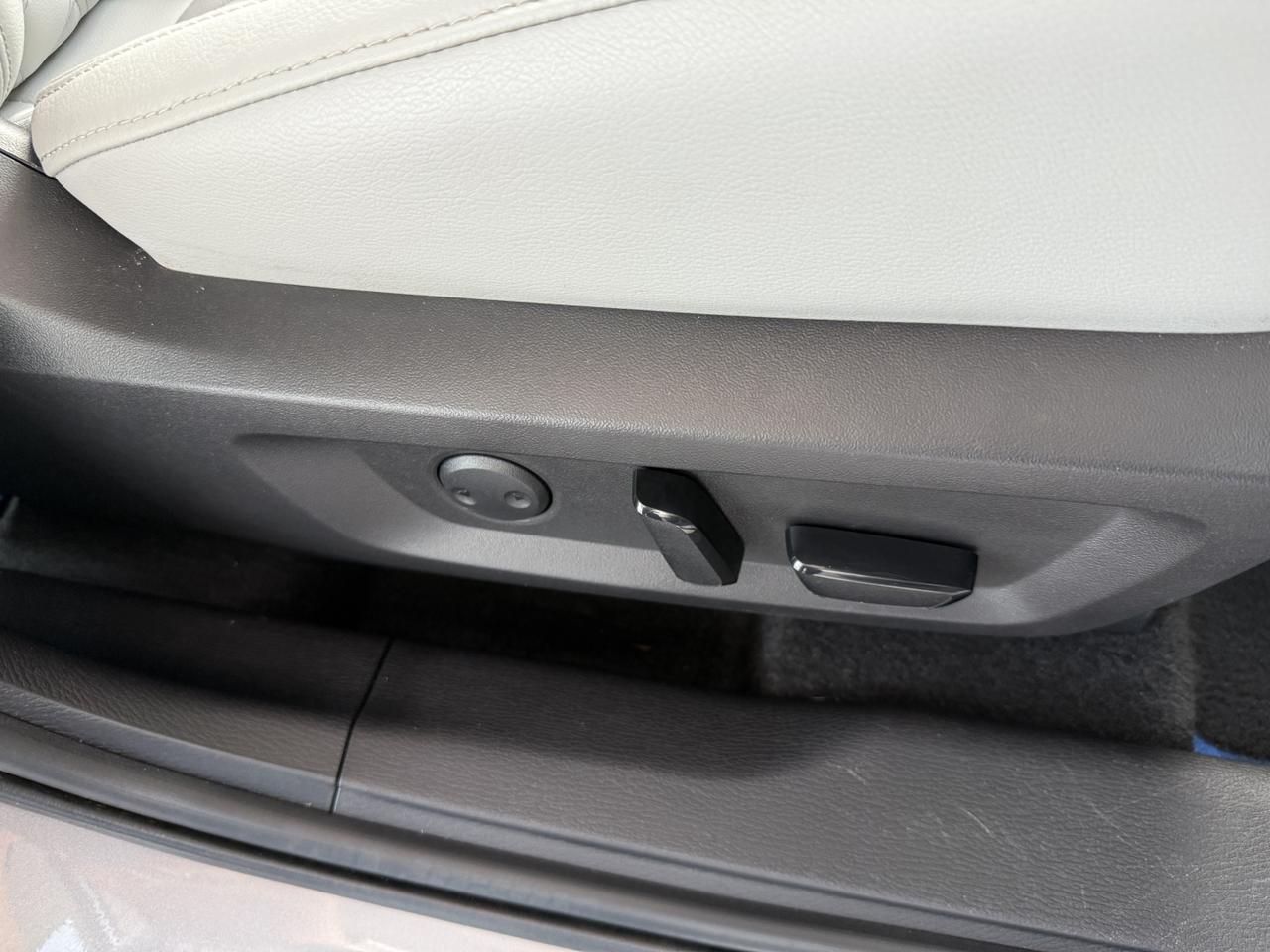 2023 Mitsubishi Outlander PHEV SEL Knoxville TN