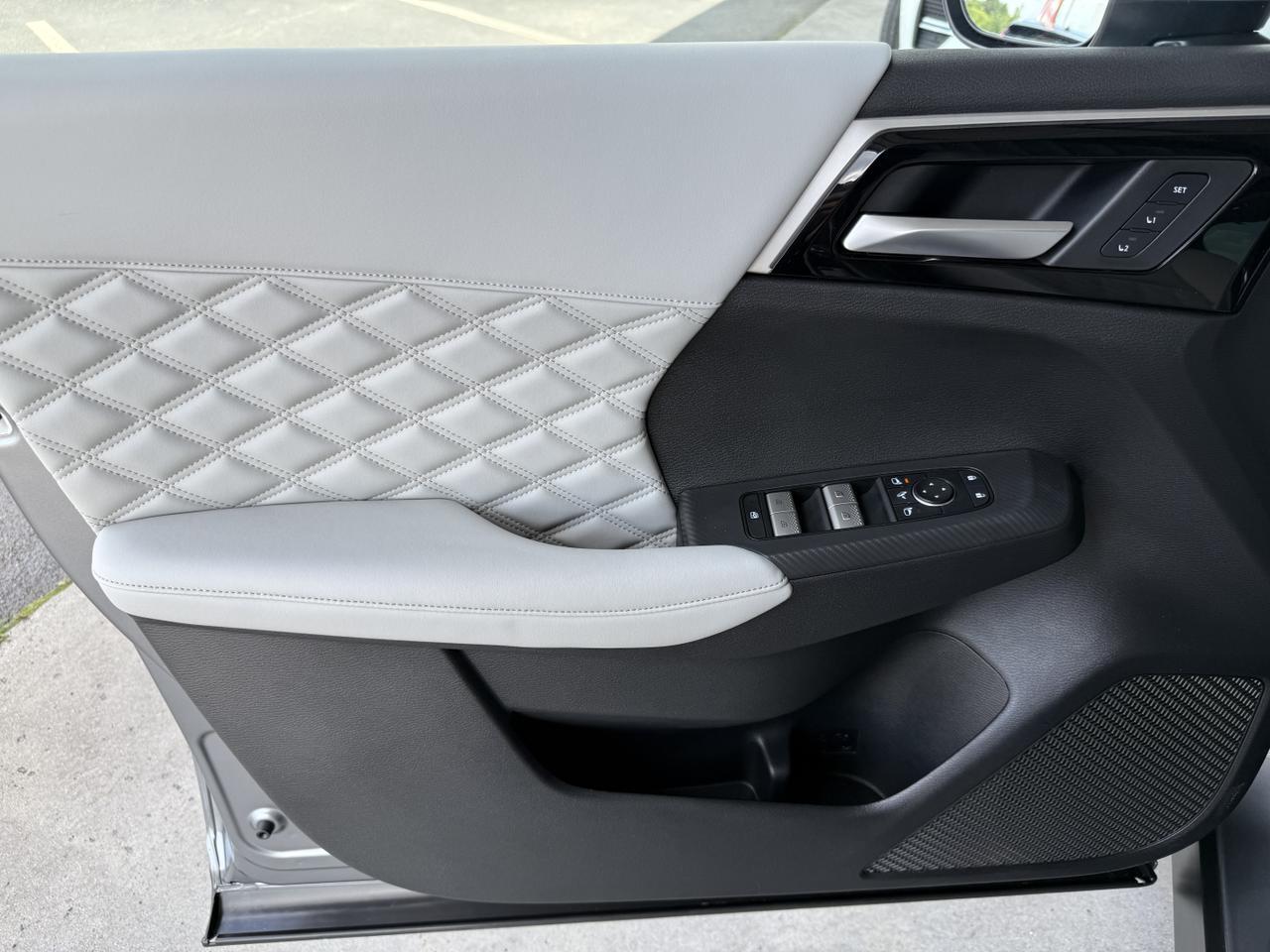 2023 Mitsubishi Outlander PHEV SEL Knoxville TN