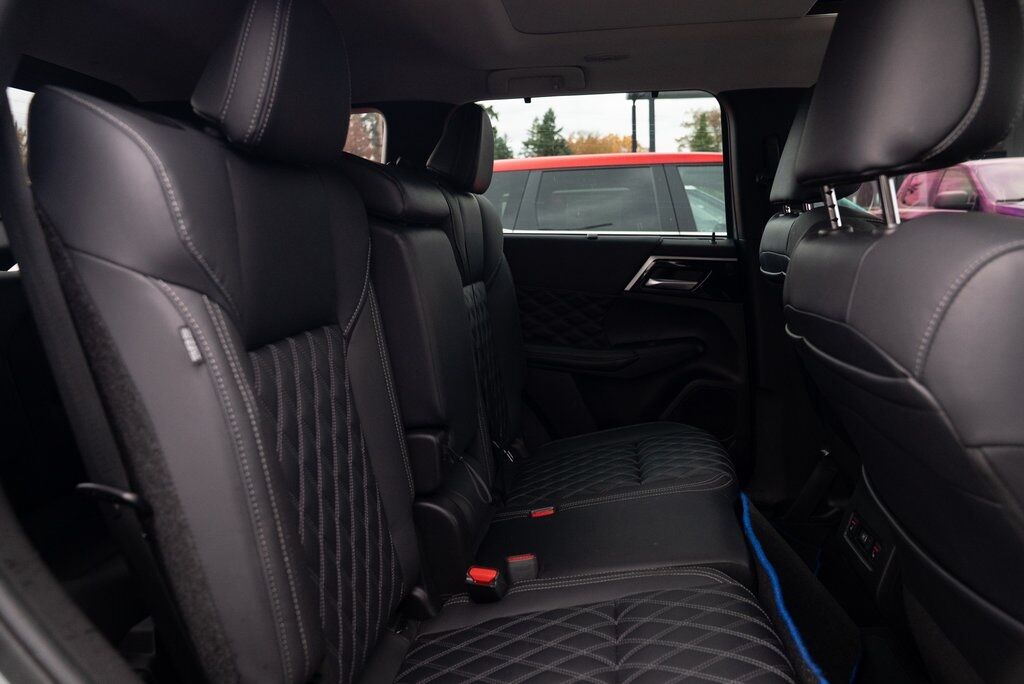 2023 Mitsubishi Outlander PHEV SEL Milwaukie OR