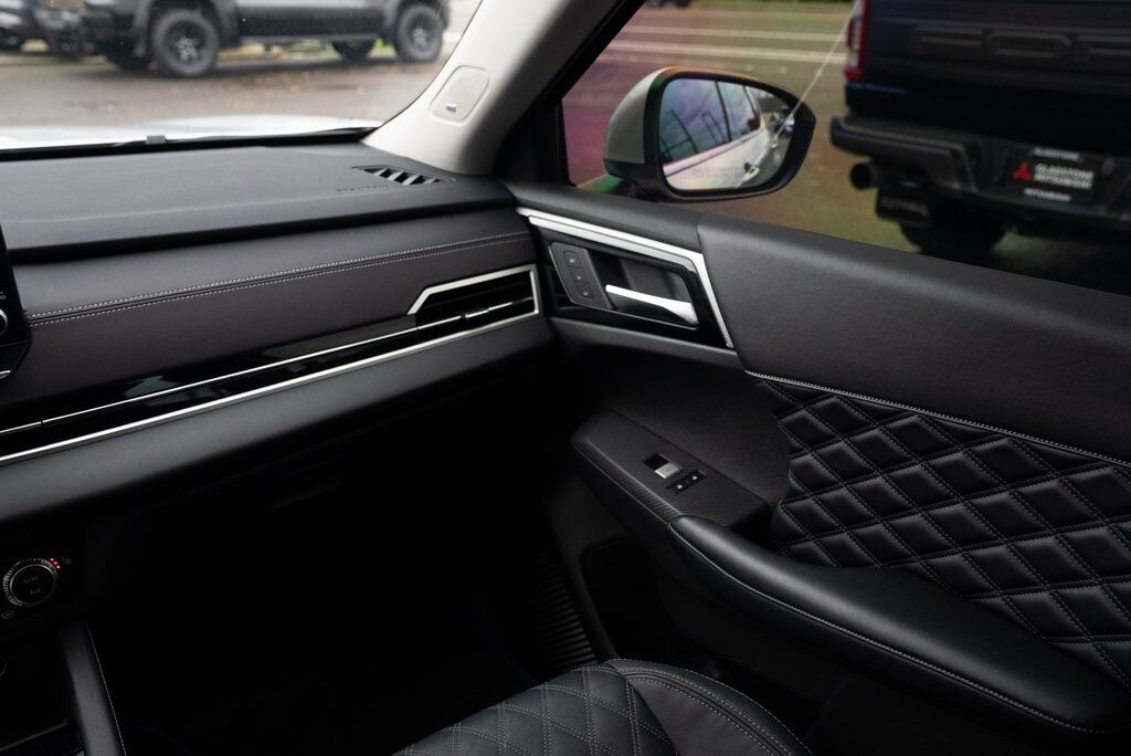 2023 Mitsubishi Outlander PHEV SEL Milwaukie OR