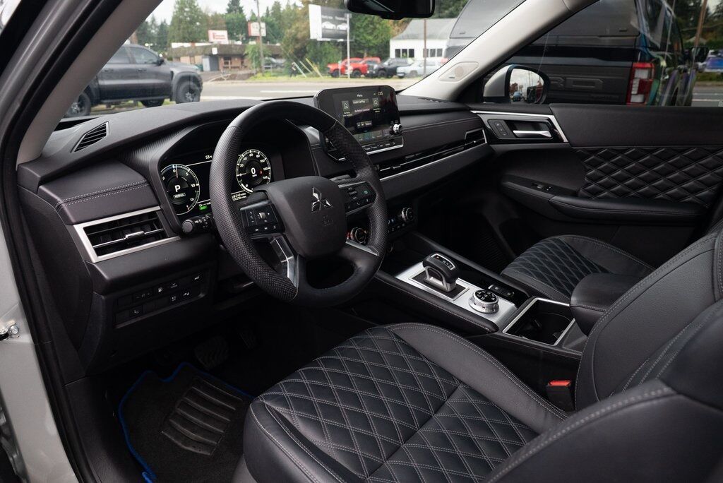 2023 Mitsubishi Outlander PHEV SEL Milwaukie OR