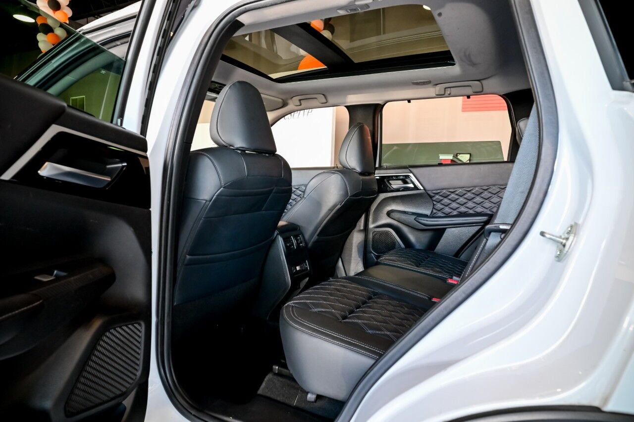 2023 Mitsubishi Outlander PHEV SEL Touring Pkg Springfield NJ