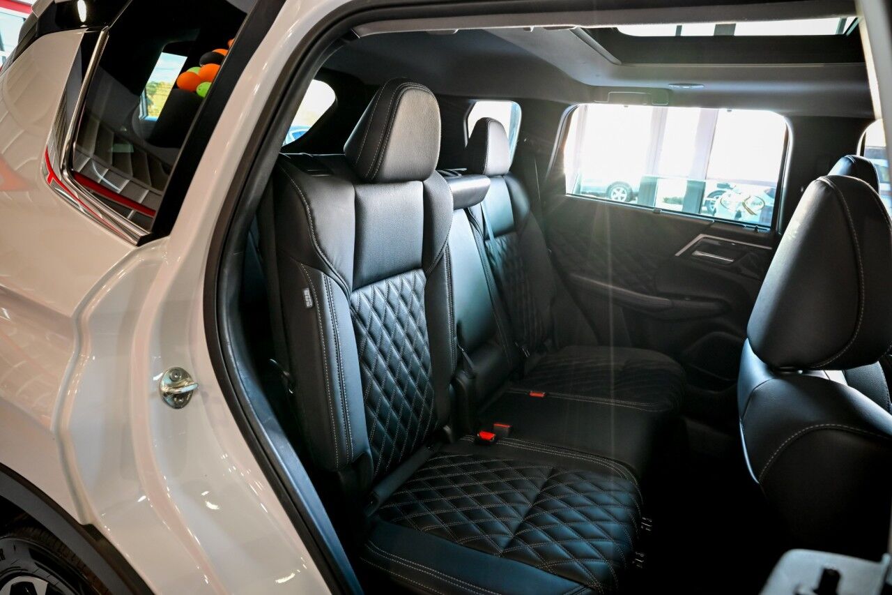 2023 Mitsubishi Outlander PHEV SEL Touring Pkg Springfield NJ