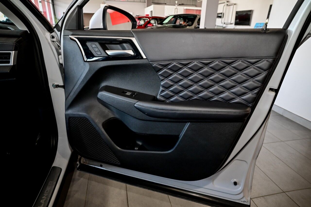 2023 Mitsubishi Outlander PHEV SEL Touring Pkg Springfield NJ