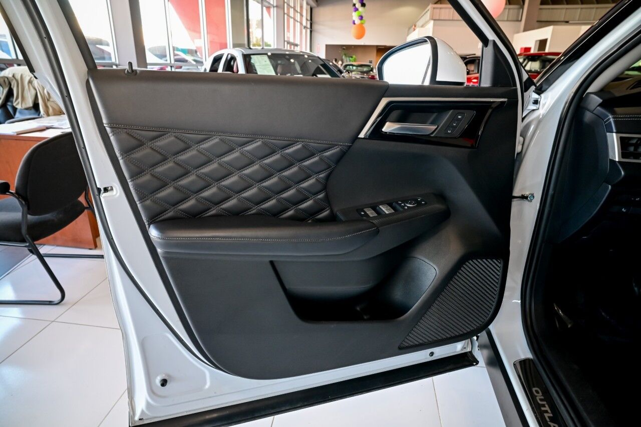 2023 Mitsubishi Outlander PHEV SEL Touring Pkg Springfield NJ