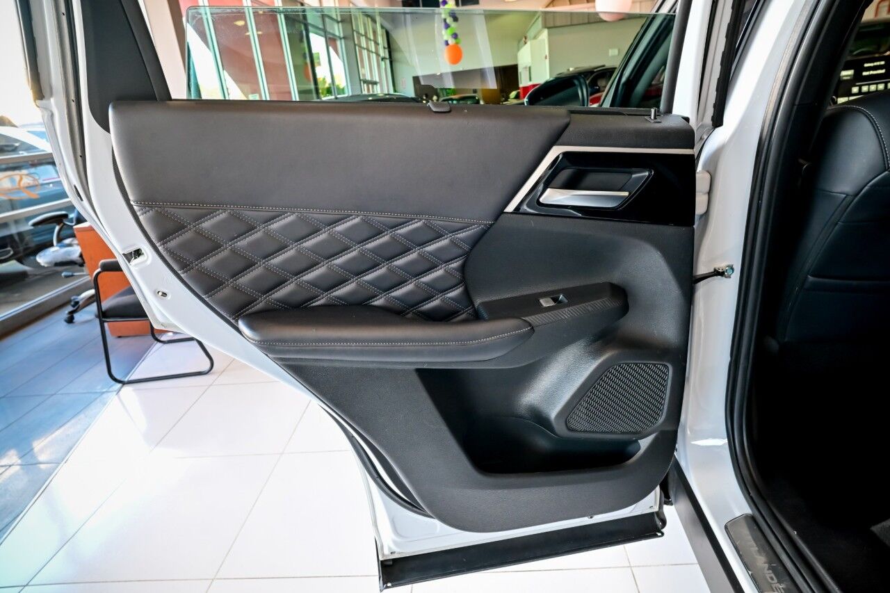 2023 Mitsubishi Outlander PHEV SEL Touring Pkg Springfield NJ