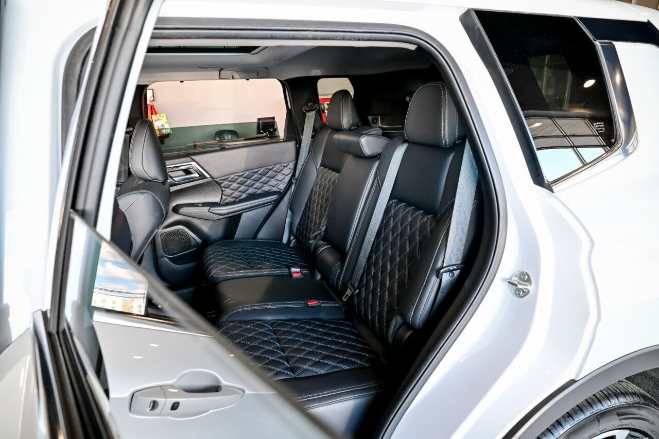 2023 Mitsubishi Outlander PHEV SEL Touring Pkg Springfield NJ