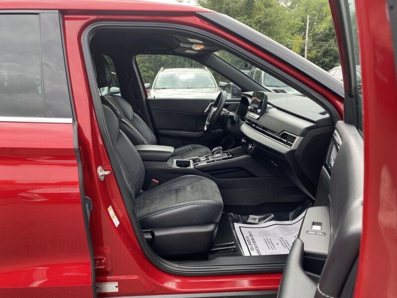 2023 Mitsubishi Outlander SE Black Edition Bristol  PA