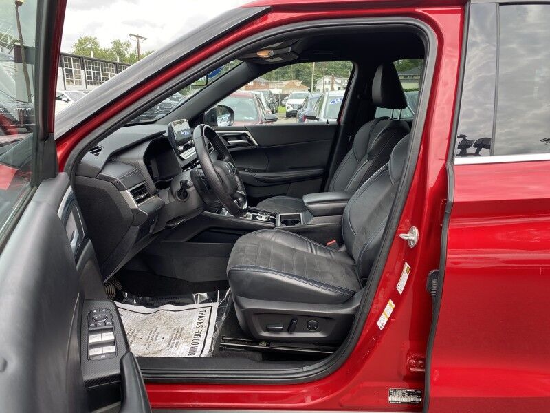 2023 Mitsubishi Outlander SE Black Edition Bristol  PA