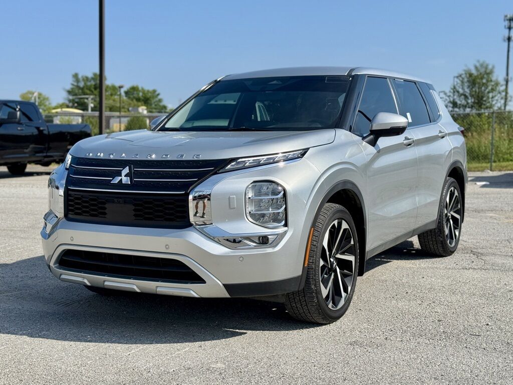 2023 Mitsubishi Outlander SE Black Edition Crestwood KY