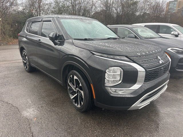 2023 Mitsubishi Outlander SE
