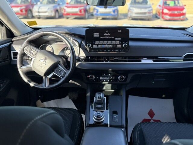 2023 Mitsubishi Outlander SE Grande Prairie AB