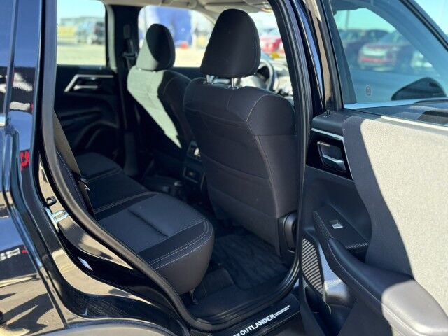 2023 Mitsubishi Outlander SE Grande Prairie AB