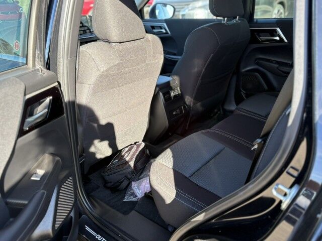 2023 Mitsubishi Outlander SE Grande Prairie AB