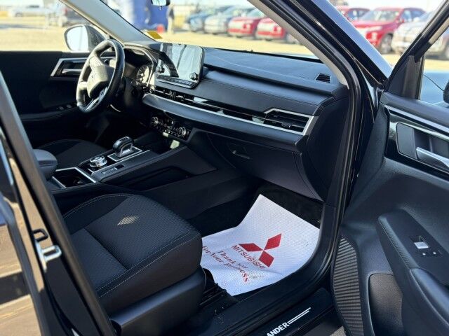 2023 Mitsubishi Outlander SE Grande Prairie AB