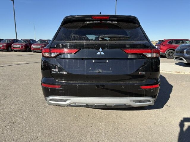 2023 Mitsubishi Outlander SE Grande Prairie AB