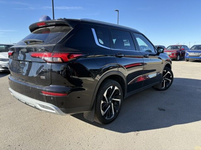 2023 Mitsubishi Outlander SE Grande Prairie AB