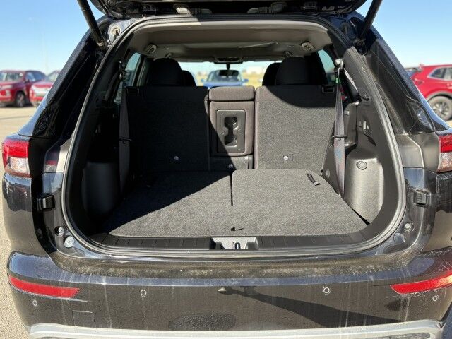 2023 Mitsubishi Outlander SE Grande Prairie AB
