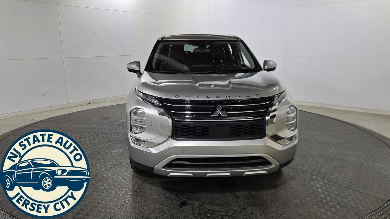 2023 Mitsubishi Outlander SE