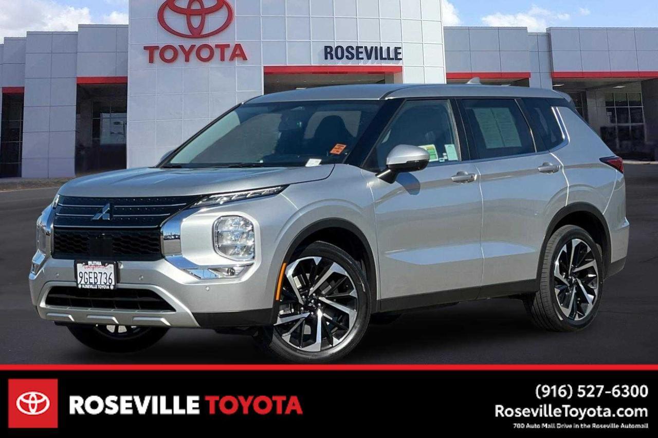 2023 Mitsubishi Outlander SE