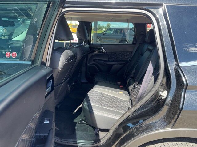 2023 Mitsubishi Outlander SE Whitecourt AB