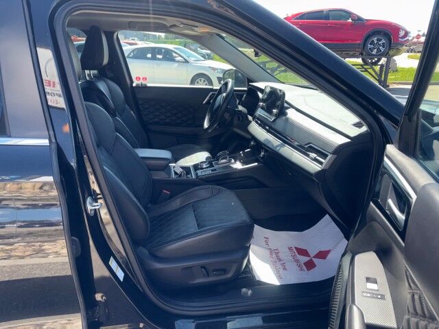 2023 Mitsubishi Outlander SE Whitecourt AB