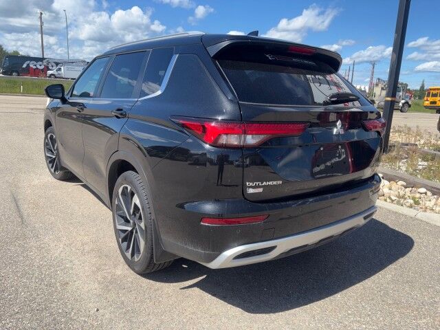 2023 Mitsubishi Outlander SE Whitecourt AB