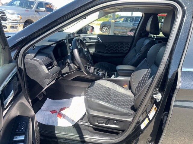 2023 Mitsubishi Outlander SE Whitecourt AB