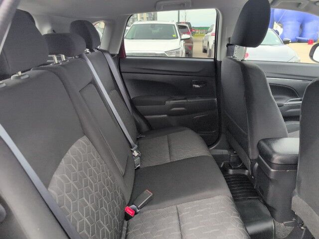 2023 Mitsubishi RVR ES Whitecourt AB