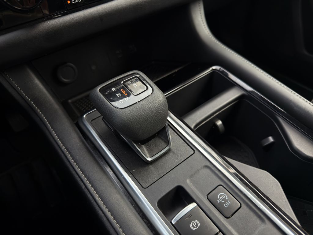 2023 NISSAN PATHFINDER SL KBB VALUE 31K WOW Columbus OH