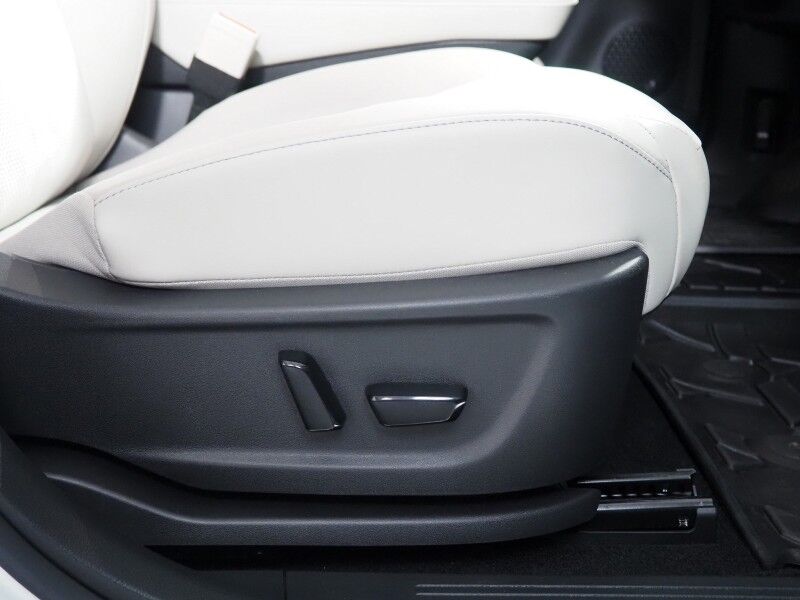 2023 Nissan ARIYA EVOLVE+ *HEADS-UP DISPLAY, NAVIGATION, SAFETY ALERTS, ADAPTIVE CRUISE, 360 VIEW CAMERAS, PANORAMA MOONROOF, HEATED SEATS/STEERING, WIRELESS CHARGING, APPLE CARPLAY Round Rock TX