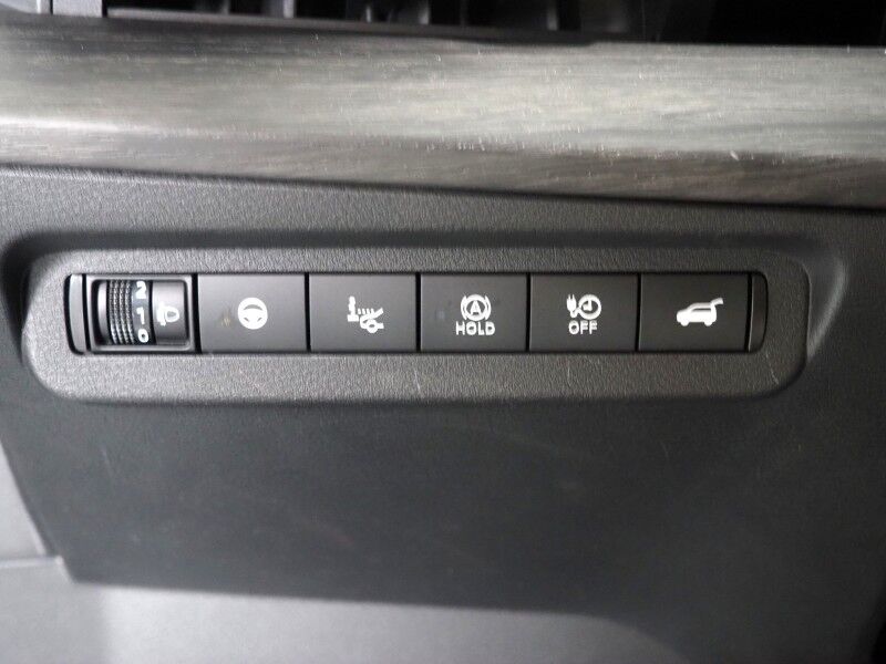 2023 Nissan ARIYA EVOLVE+ *HEADS-UP DISPLAY, NAVIGATION, SAFETY ALERTS, ADAPTIVE CRUISE, 360 VIEW CAMERAS, PANORAMA MOONROOF, HEATED SEATS/STEERING, WIRELESS CHARGING, APPLE CARPLAY Round Rock TX