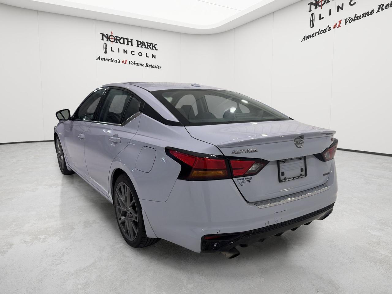 2023 Nissan Altima 2.0 SR