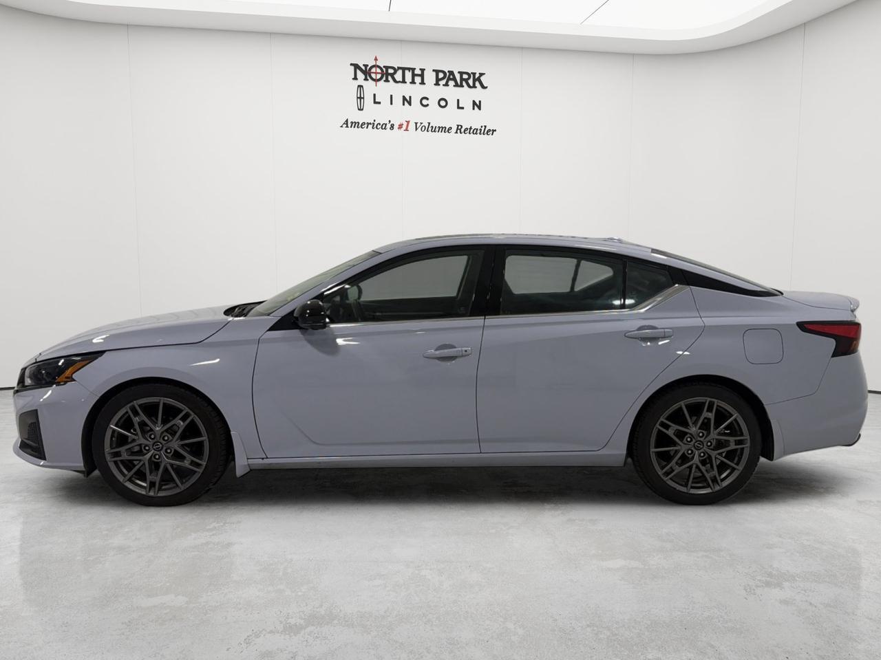 2023 Nissan Altima 2.0 SR