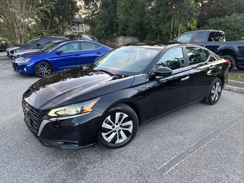 2023 Nissan Altima 2.5 S photo 2