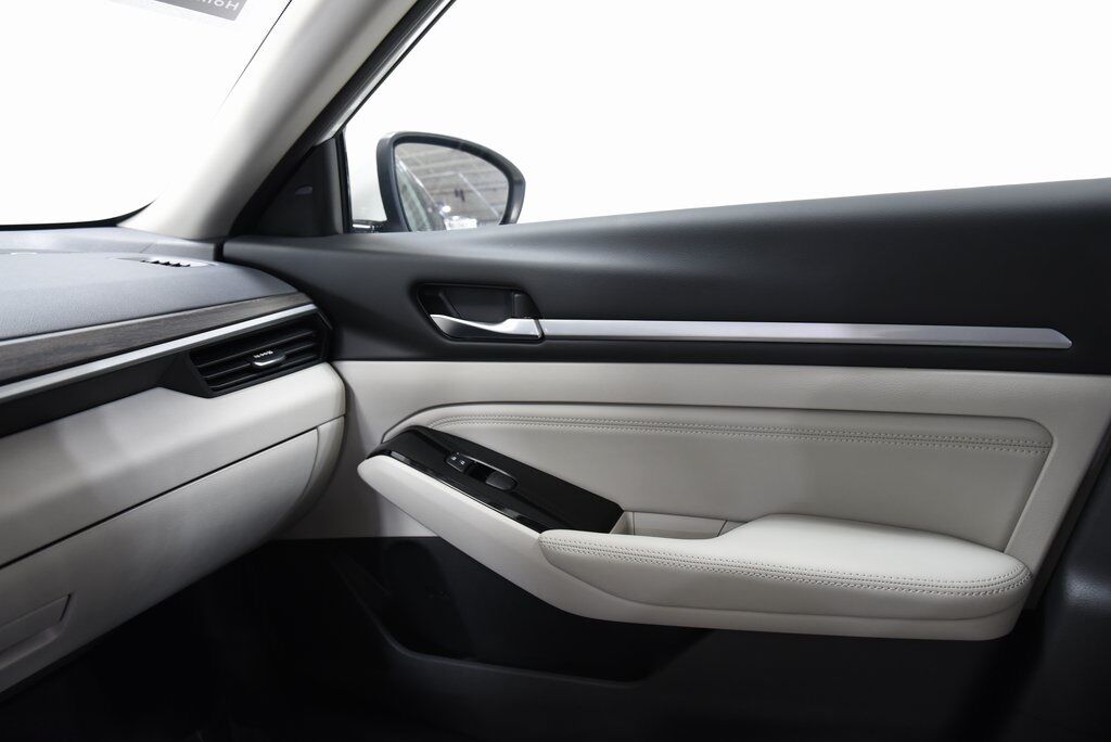 2023 Nissan Altima 2.5 SL Akron OH