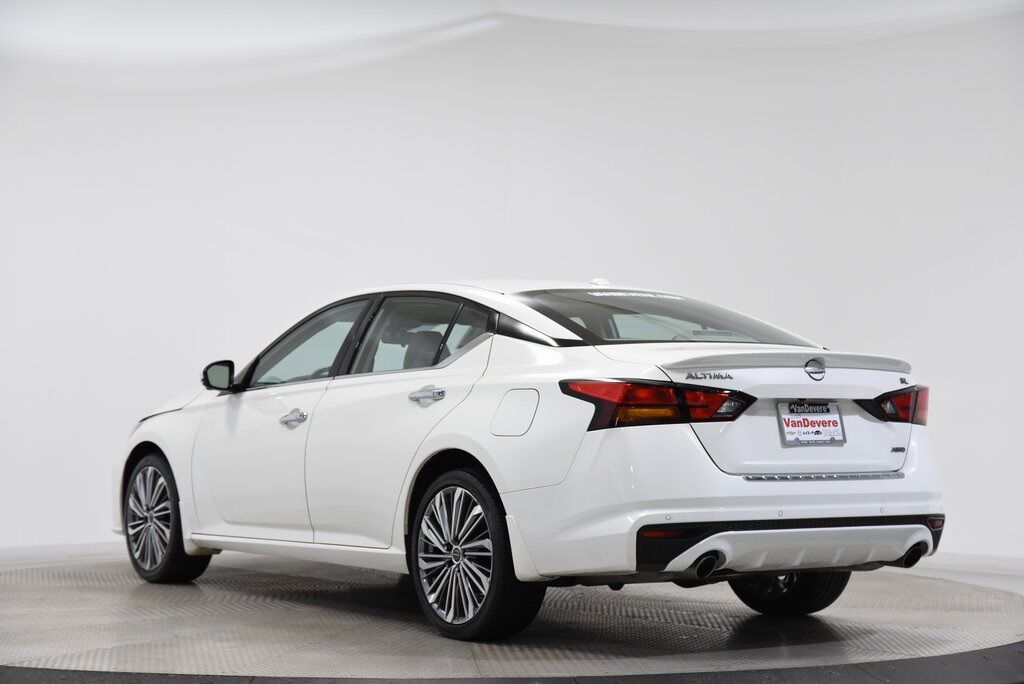 2023 Nissan Altima 2.5 SL Akron OH