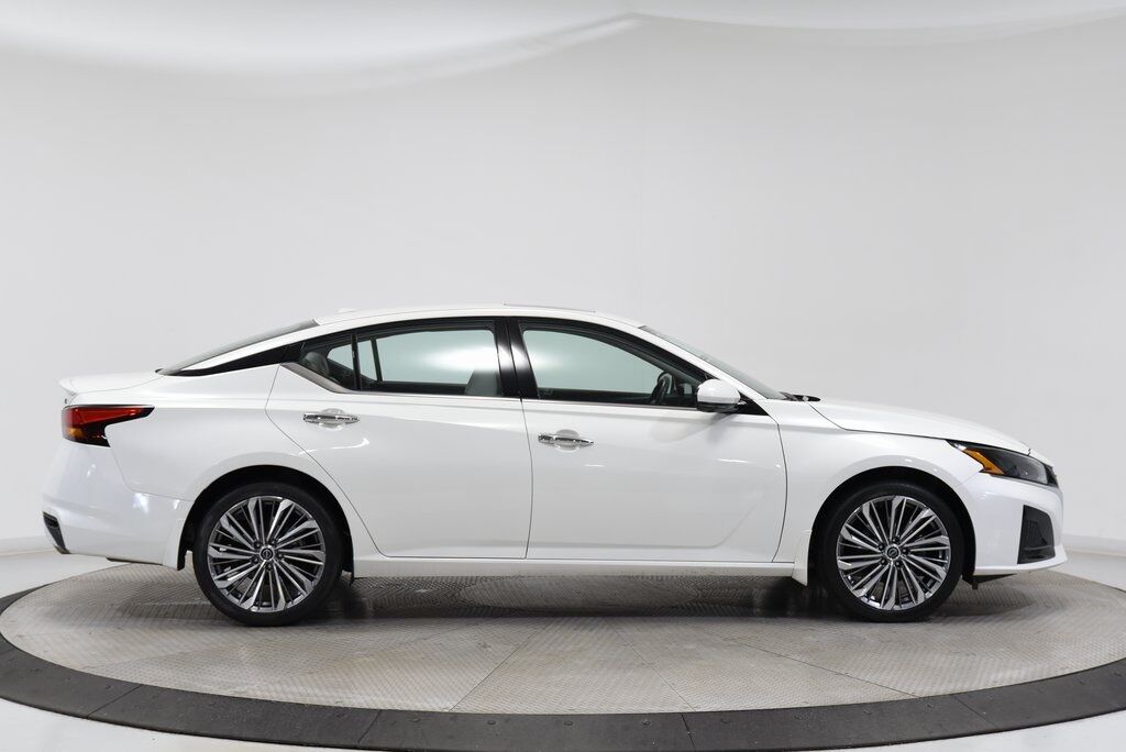 2023 Nissan Altima 2.5 SL Akron OH