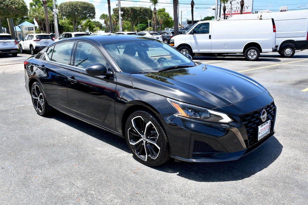 2023 Nissan Altima 2.5 SR