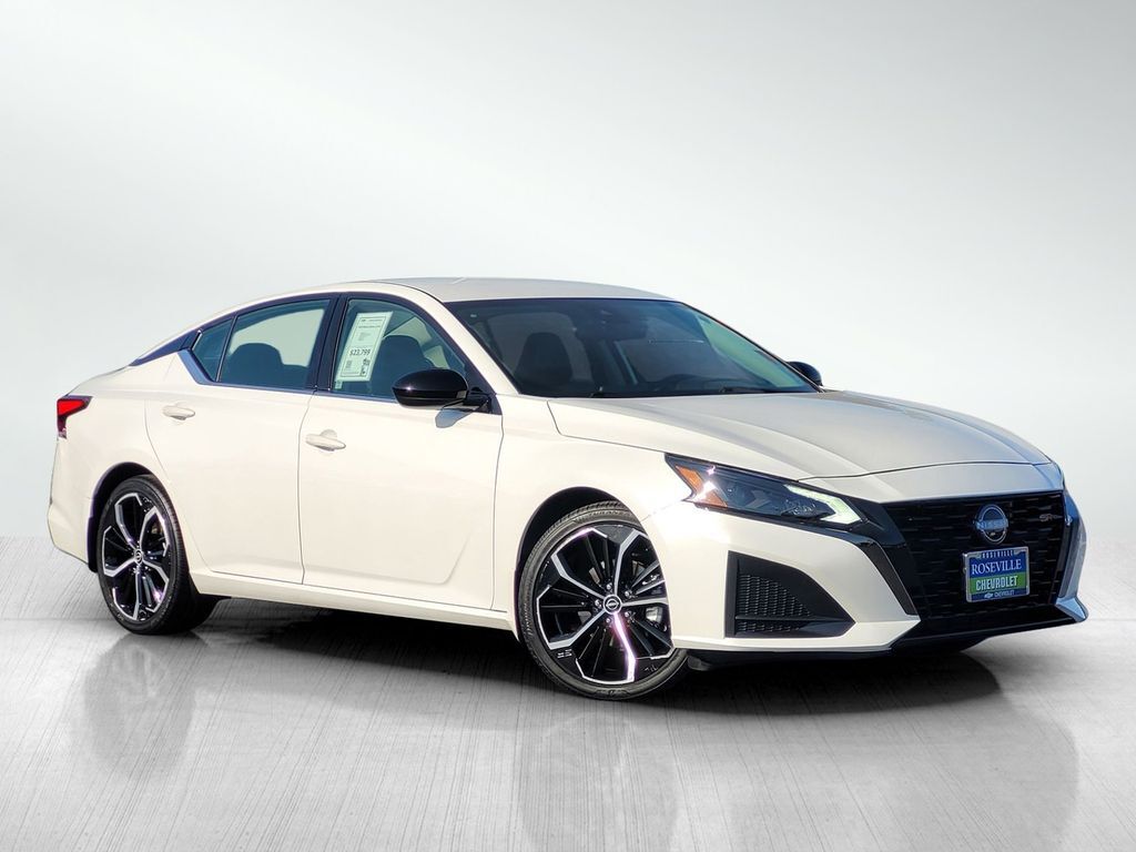 2023 Nissan Altima 2.5 SR