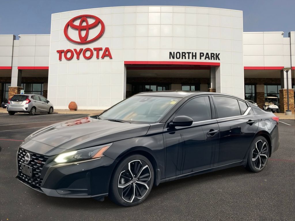 2023 Nissan Altima 2.5 SR