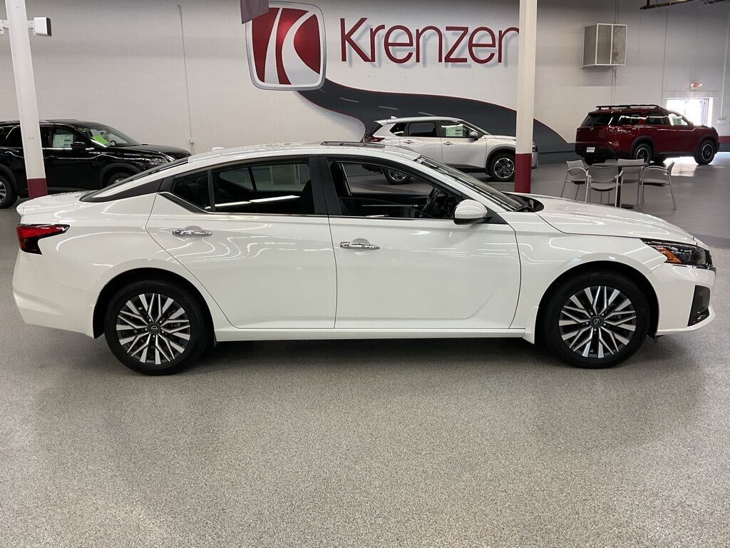 2023 Nissan Altima 2.5 SV Duluth MN