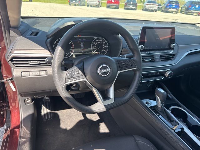 2023 Nissan Altima 2.5 SV Random Lake WI