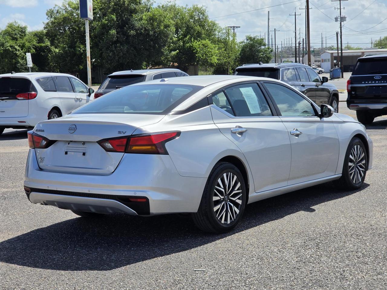 2023 Nissan Altima 2.5 SV Sedan